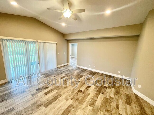 Building Photo - 134 Swan Dr