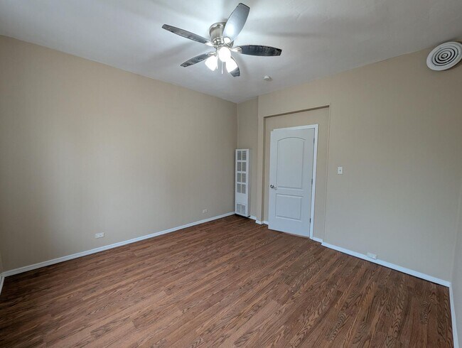 Foto del edificio - 3517 Giles Ave