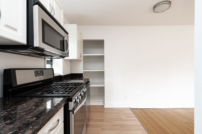 Photo du bâtiment - 28 Balmoral Ave.