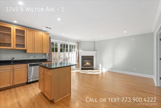 Foto del edificio - Wrigleyville 2 bed 2 bath with private ent...