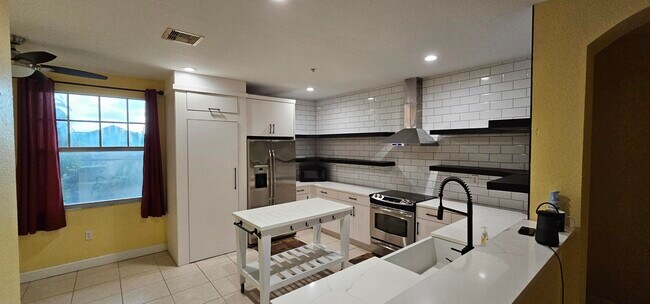 Foto del edificio - 219 N L St
