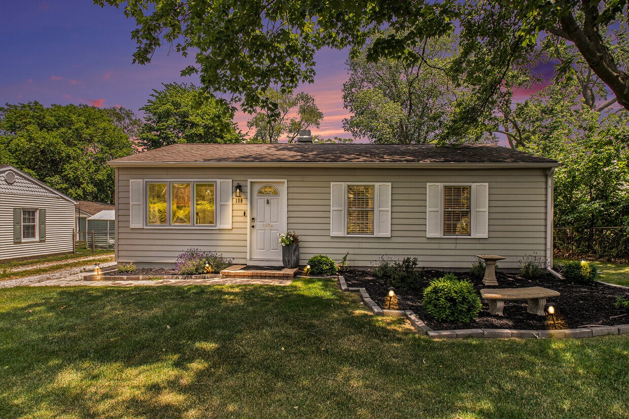 Foto principal - 109 N Eagle St