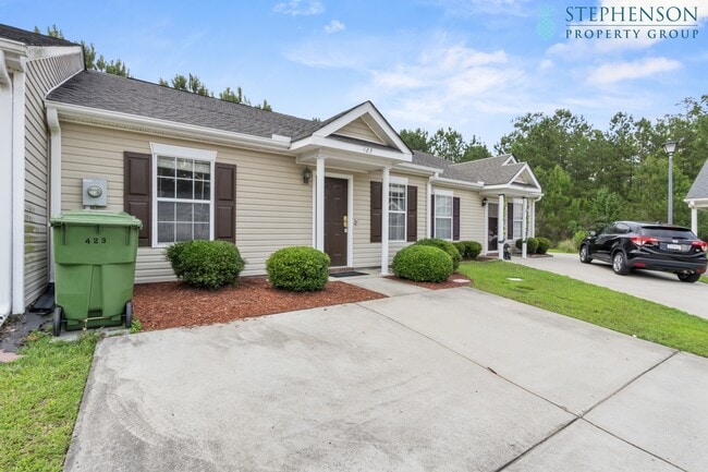 Building Photo - 423 Elders Pond Cir
