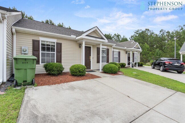 Foto del edificio - 423 Elders Pond Cir
