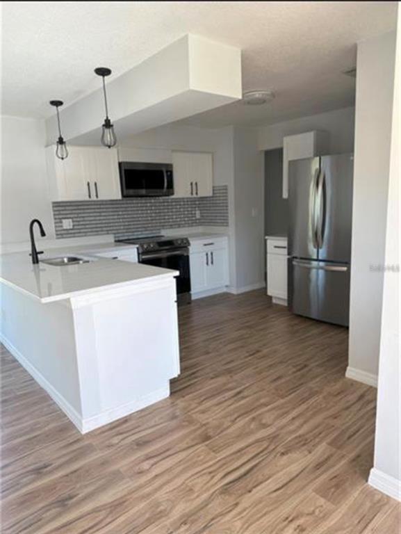 Foto del edificio - 7149 Carmel Ave