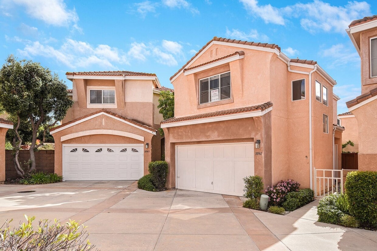 Primary Photo - *Coming Soon* 3 bedroom 2.5 bathroom home ...