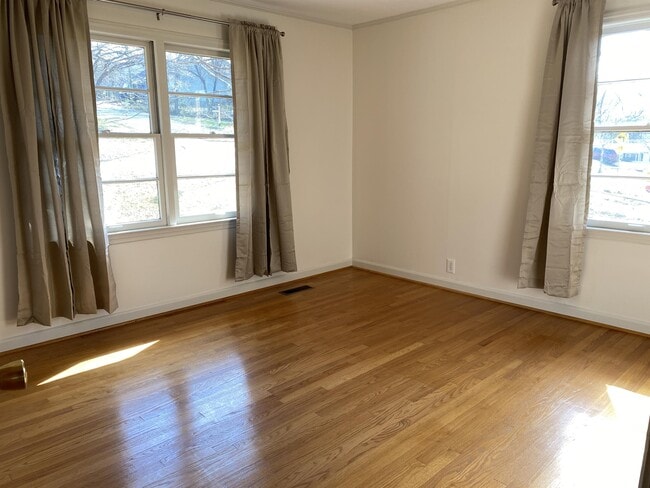 Foto del edificio - 411 Brown Ave NW