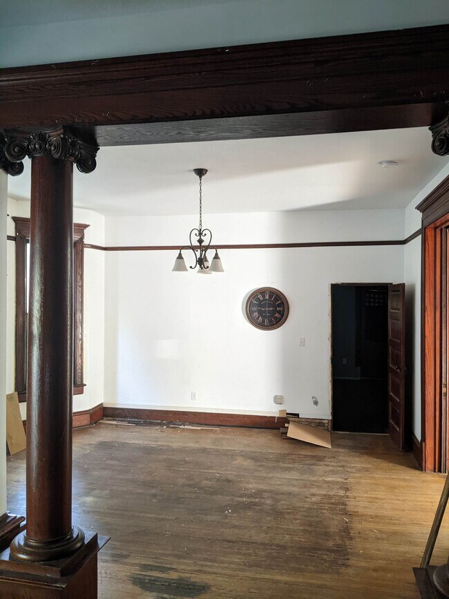 Building Photo - 520 N 7th St