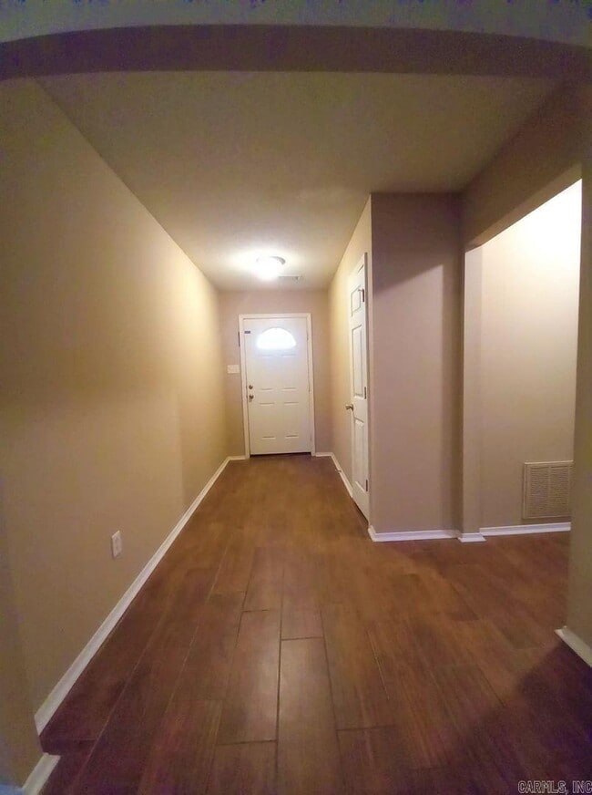Building Photo - 1116 Kenwood Cove