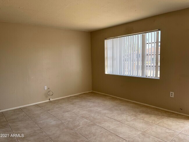Building Photo - 4836 S 20th Pl