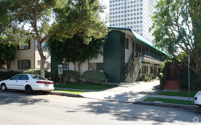 Building Photo - bur322