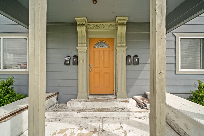 Building Photo - 711 Avenue A Ave