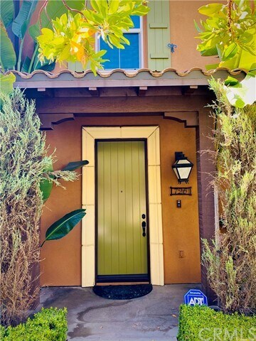 Primary Photo - 726 E Valencia St