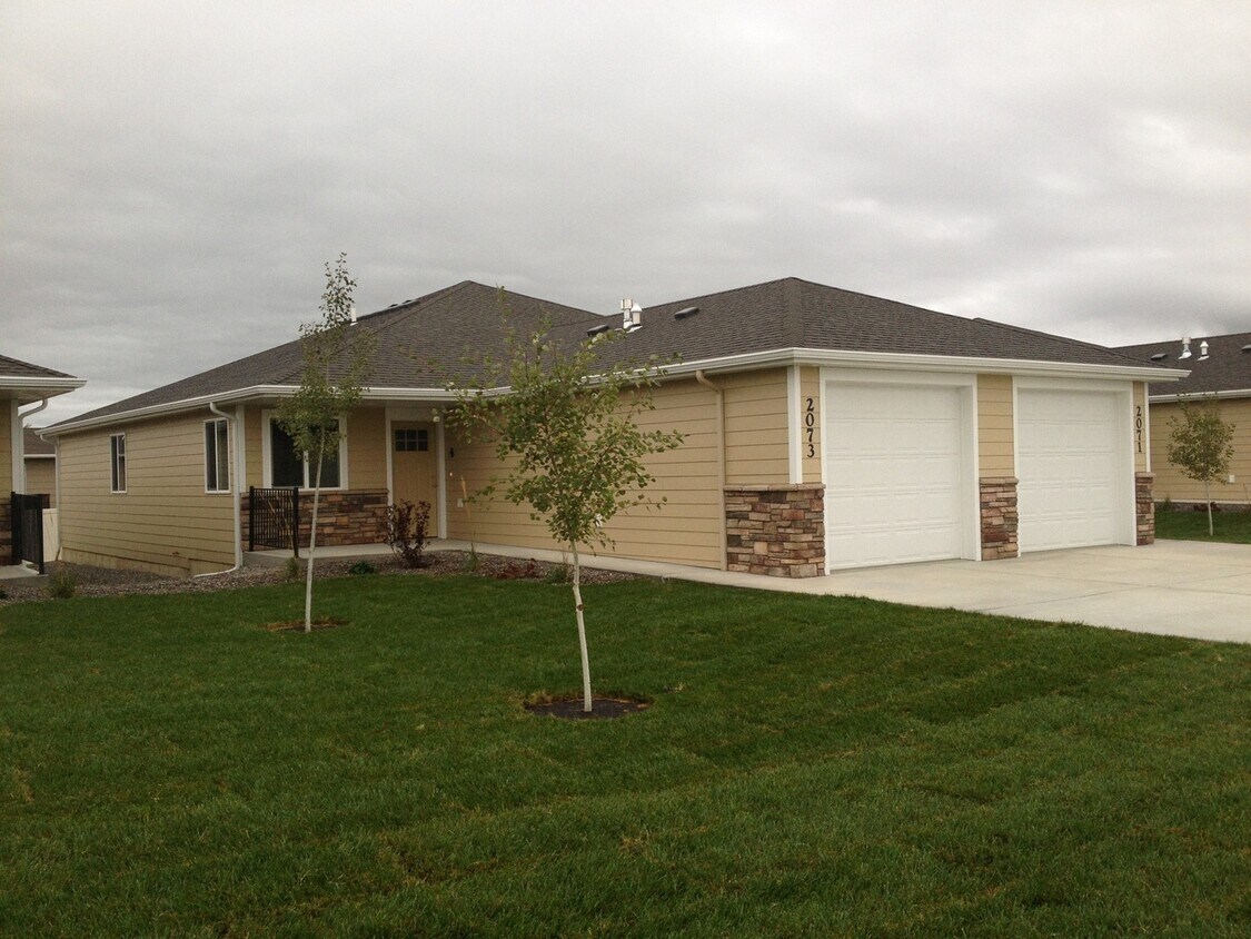 RH081 2075/2077 Lake Hills Drive Apartment for Rent in Billings, MT