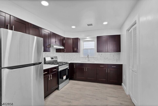 Foto del edificio - 651 S 17th St