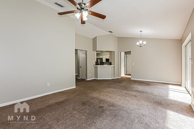Foto del edificio - 8150 Tom Sawyer Dr
