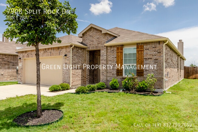 Foto del edificio - 7908 Split Rock Dr