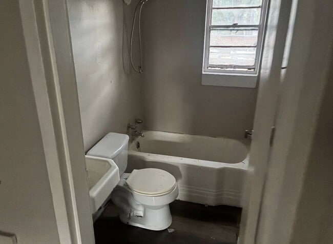 Foto del edificio - 1505 W Gordon Ave