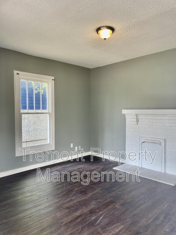 Photo - 1241 E 35th St House