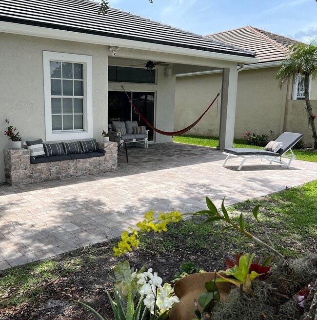 Building Photo - 2591 Country Golf Dr