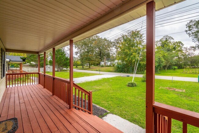 Foto del edificio - 705 State Line Rd