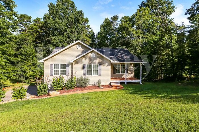 Foto principal - 294 Cedar Springs Ln