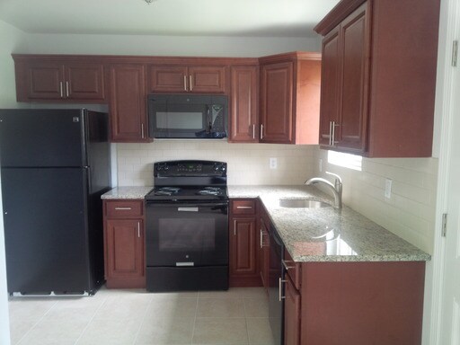 Building Photo - 32 Stonewall Ln