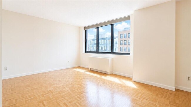 Building Photo - 376 Broadway