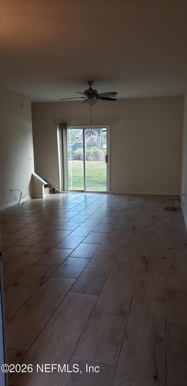 Building Photo - 946 Scrub Jay Dr