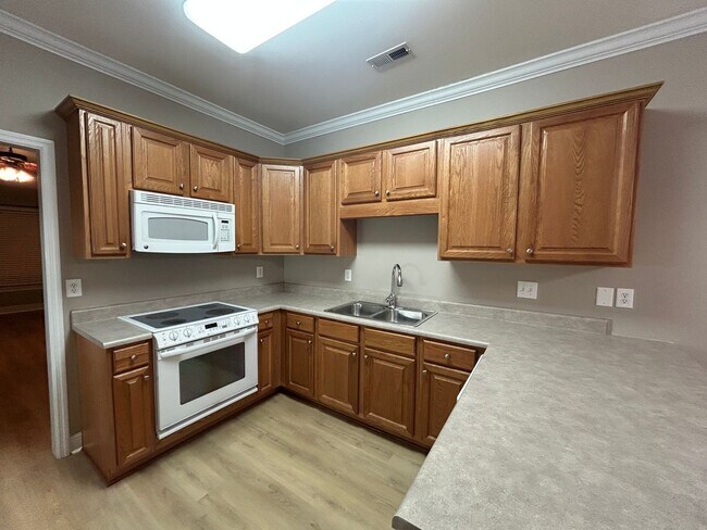 Foto del edificio - Freshly Renovated 2-Bed, 2-Bath Home