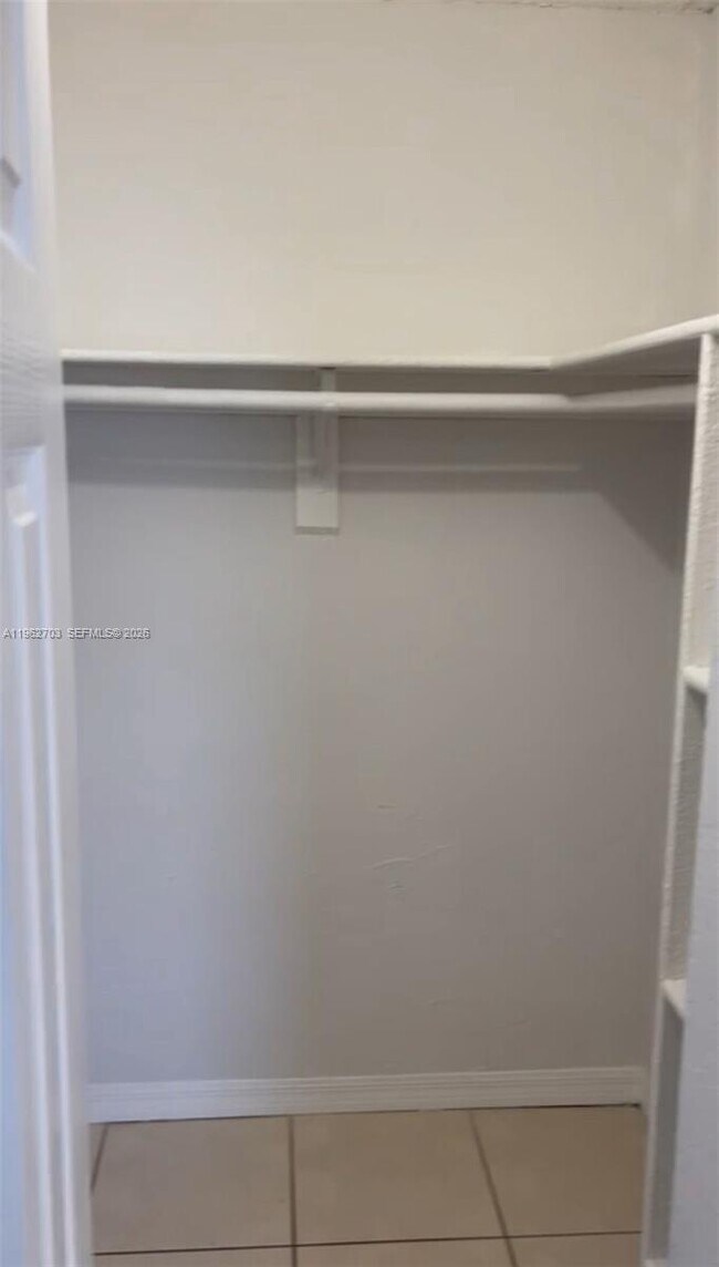 Foto del edificio - 801 NW 47th Ave