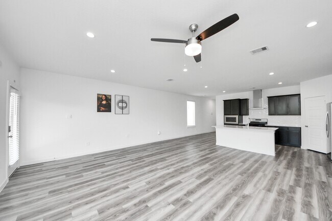 Foto del edificio - 12326 Basilwood Dr
