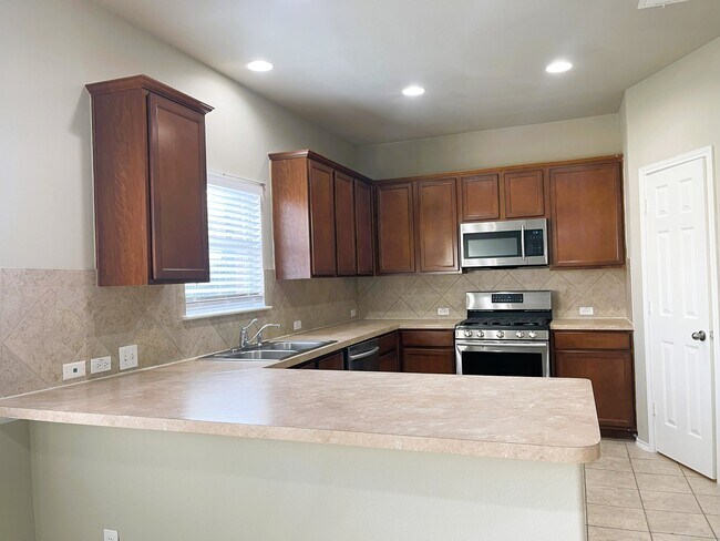 Foto del edificio - 11021 Boundless Valley Dr