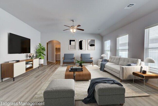 Building Photo - Don't Miss This 4/2.5/2 Home In Broken Arrow!