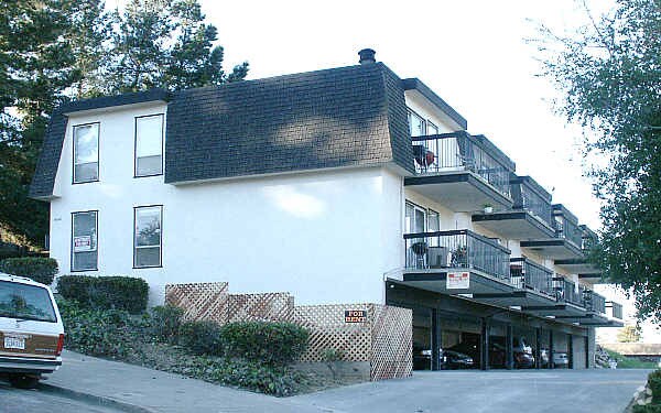 Building Photo - 4140 Fran Way