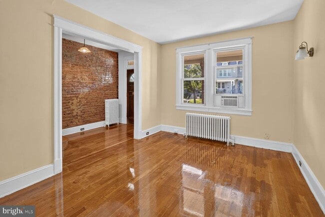 Building Photo - 623 Farragut St NW