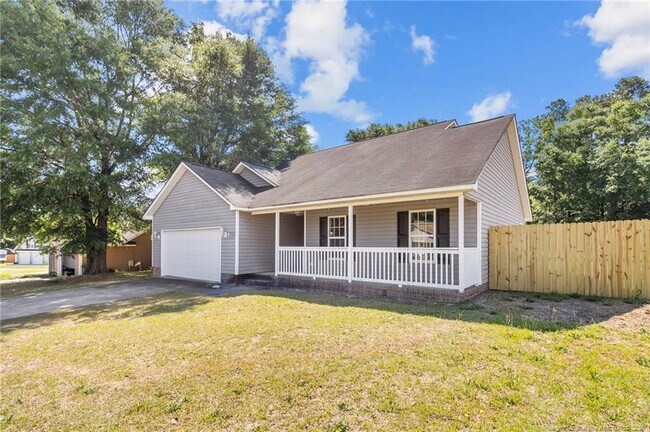 Building Photo - 124 Hosta Dr