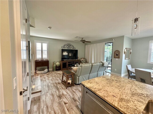 Building Photo - 15840 Portofino Springs Blvd