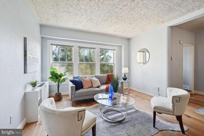 Foto del edificio - 3901 Cathedral Ave NW