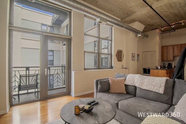 Photo - 758 N Larrabee St Apartment