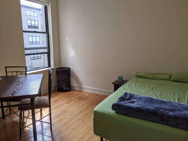 Bedroom - 10 Senate Pl