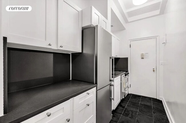 Foto del edificio - 307 E 44th St