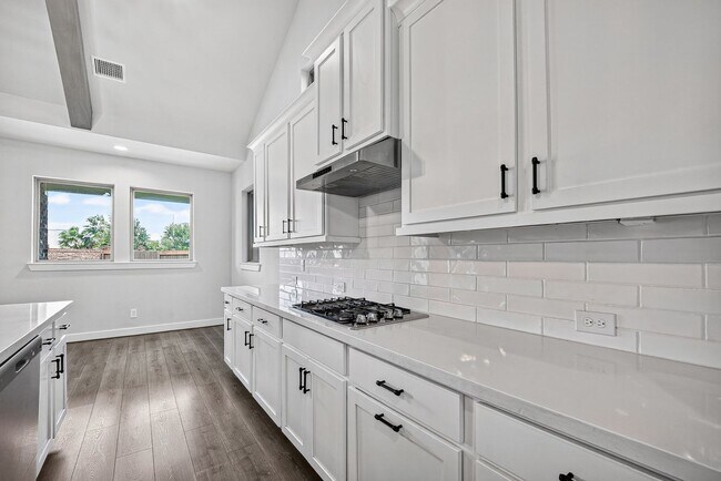 Foto del edificio - 2600 Golden Palms Ln