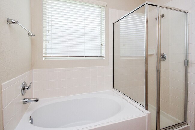 Foto del edificio - 2106 Harmon Crest Ct