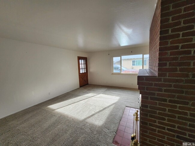 Building Photo - 1647 Lakeside Dr