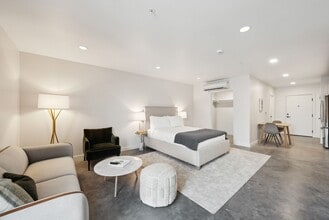 Building Photo - Brix