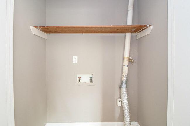 Building Photo - 807 Golf View Pl