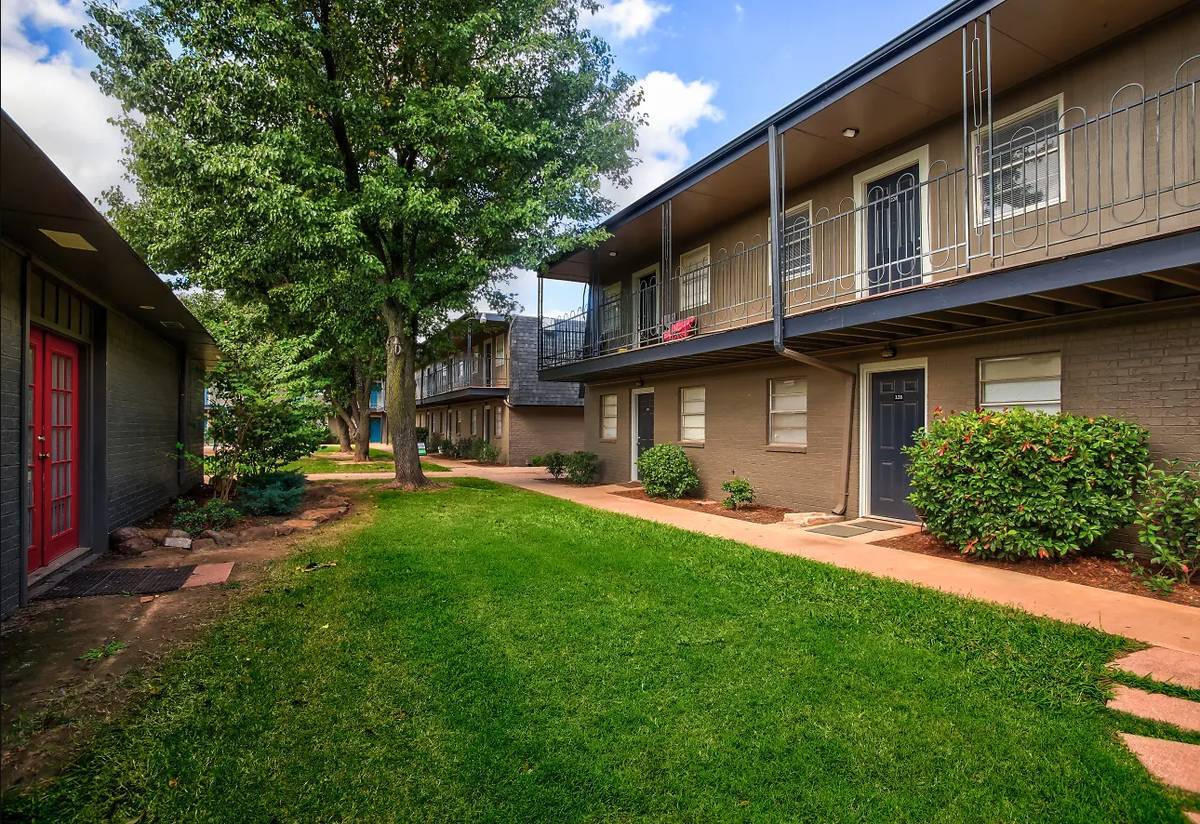 Foto principal - 724 SE 59th St
