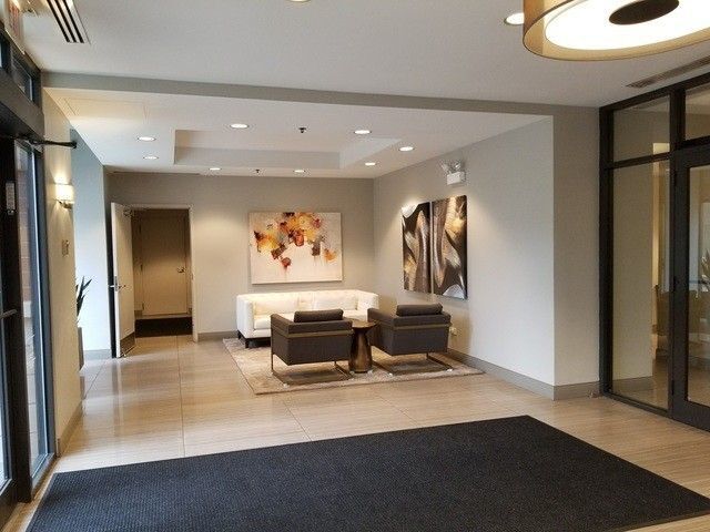 Foto del edificio - 330 N Jefferson St
