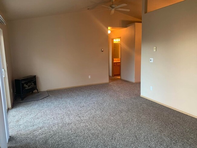Foto del edificio - 3333 SW Salmon Ct